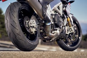 Pirelli Diablo Rosso IV