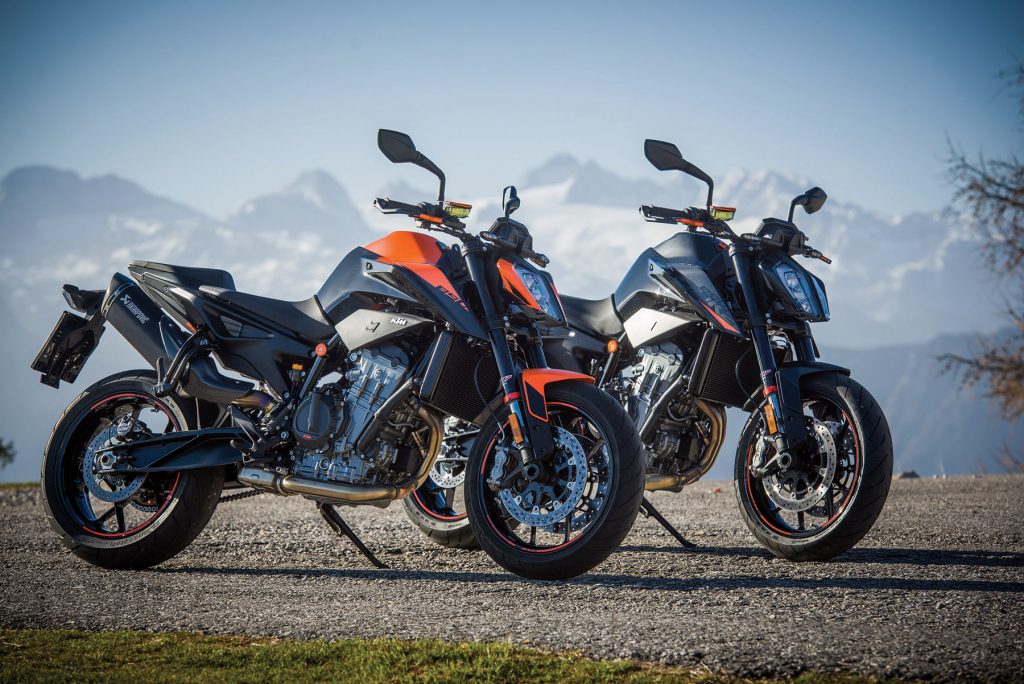 KTM 890 Duke y Continental